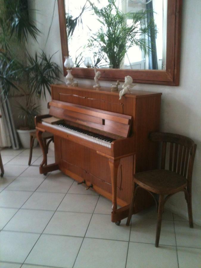 Appartement chez la Berthe Colmé à Toul Extérieur photo